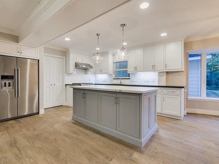 15203 Camelback Ct — Photo 7