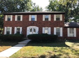15612 Heathercroft Dr, Chesterfield, MO
