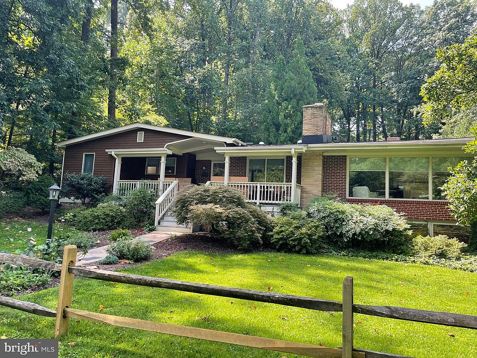1st image of 6361 Lakeview Dr