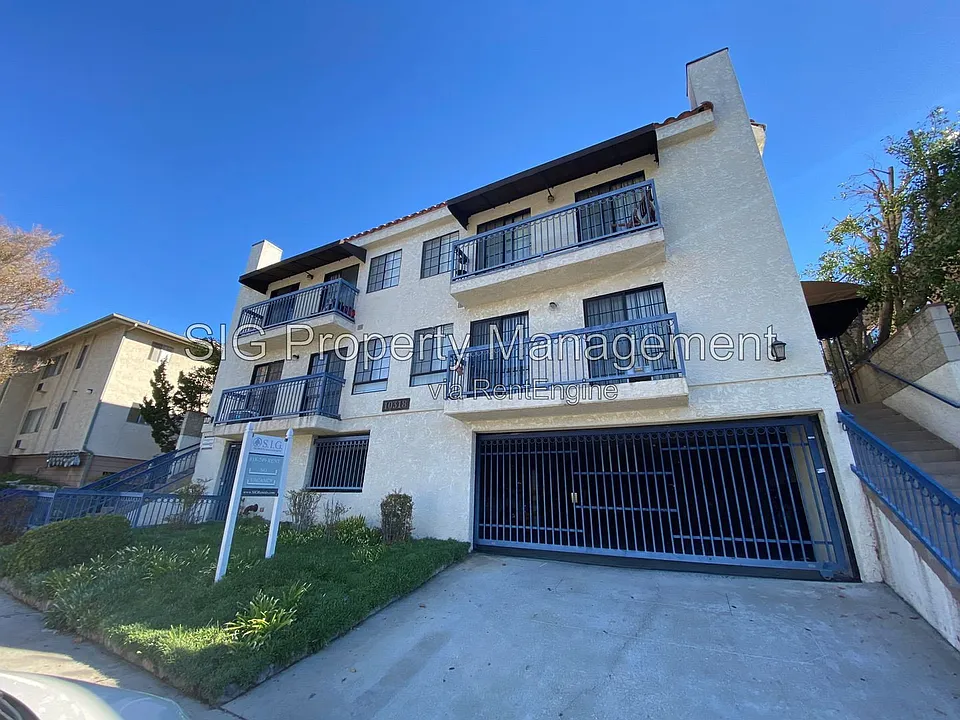 10318 Commerce Ave #3
