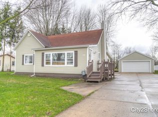 557 Port Sheldon St, Grandville, MI 49418