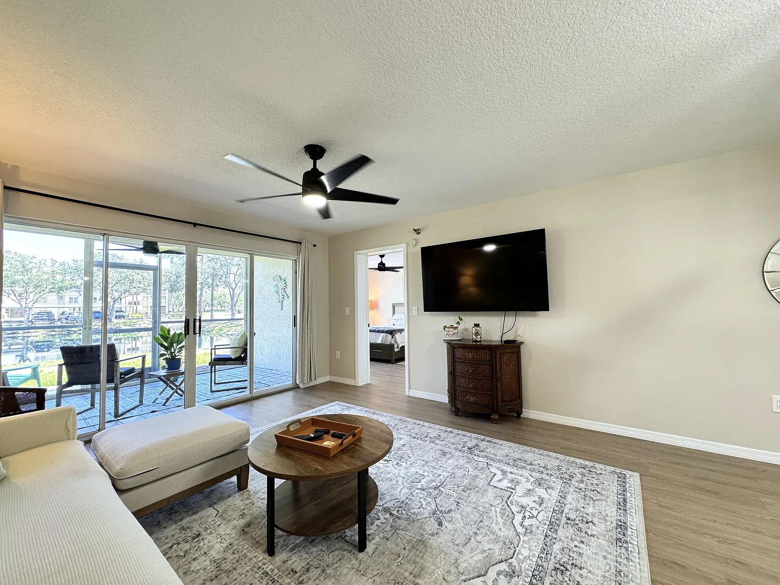 2 bed, 1152 sqft, $1,800 — Photo 3