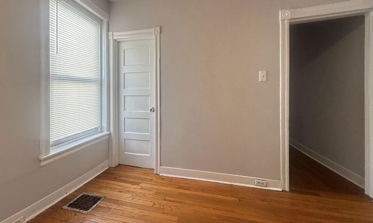 5637 Lansdowne Avenue - 1 — Photo 4