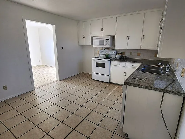501 S McNeil St — Photo 11