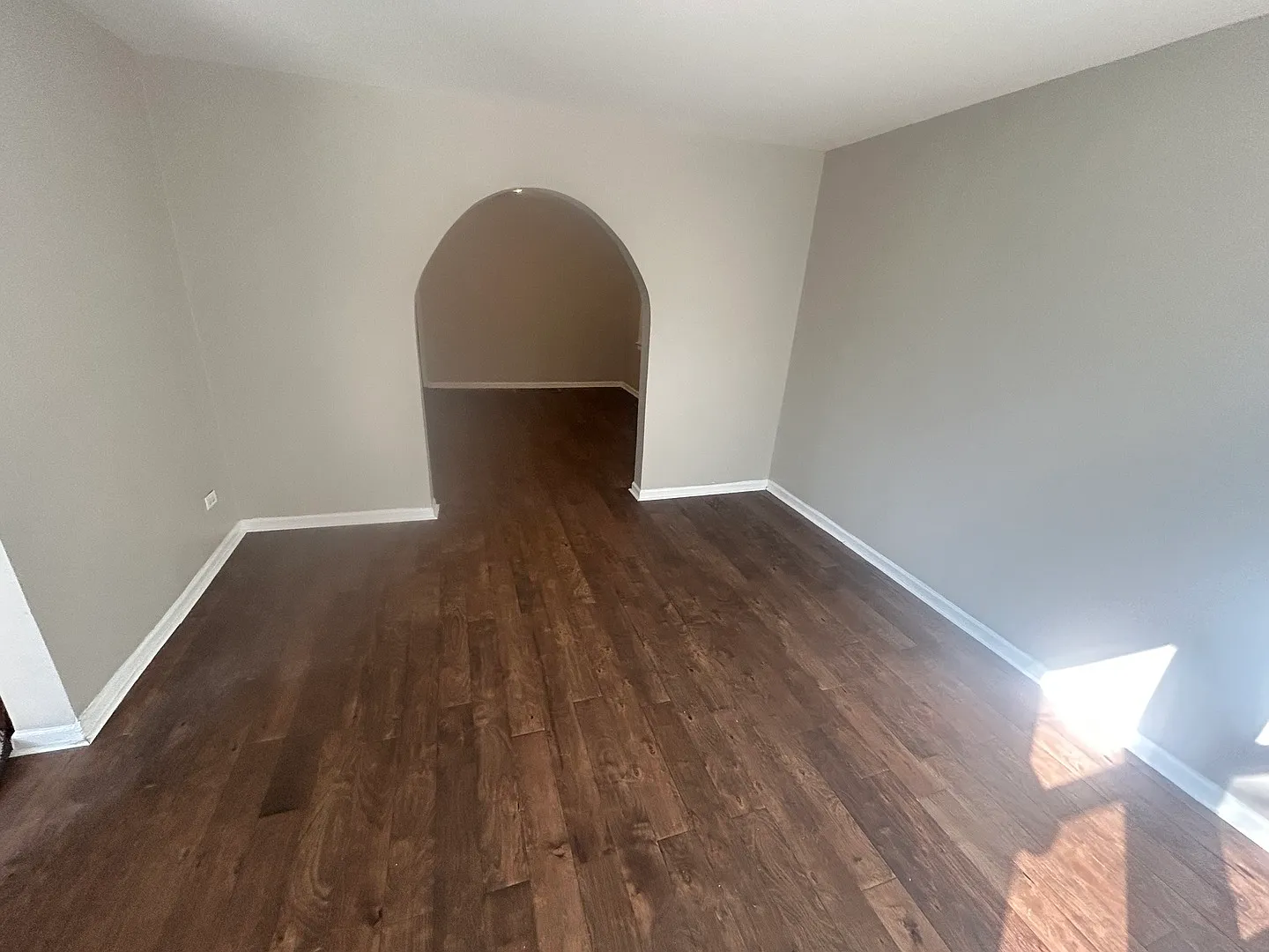2 bed, 1000 sqft, $1,500 — Photo 3
