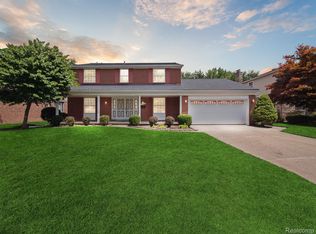 15168 Riverside St, Livonia, MI 48154