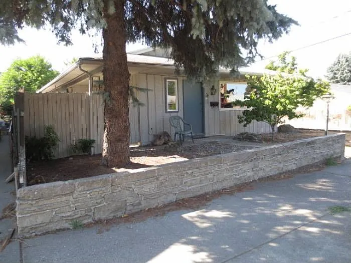 1111 Jordan St photo 1