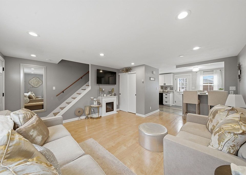 1st image of 38 Village Green Dr #77
