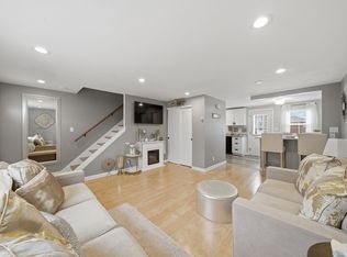 38 Village Green Dr #77, North Andover, MA 01845