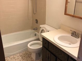 1018 Shagbark Rd APT 1C, New Lenox, IL 60451