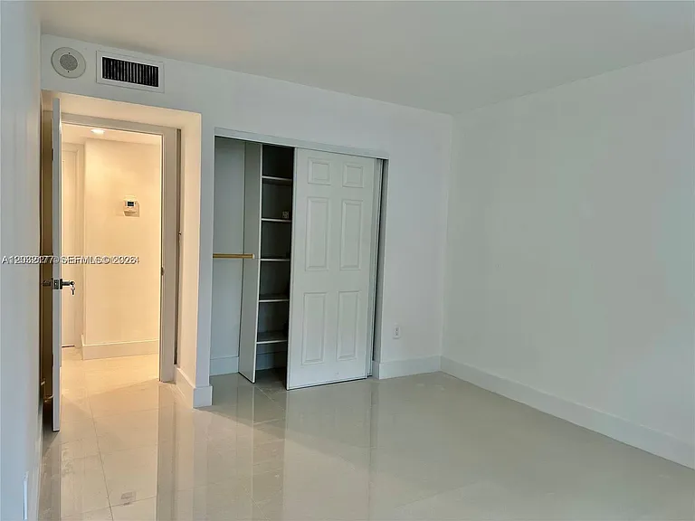 2851 NE 183rd St #109E — Photo 8