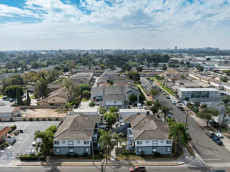 875 N. Olive St. — Photo 4