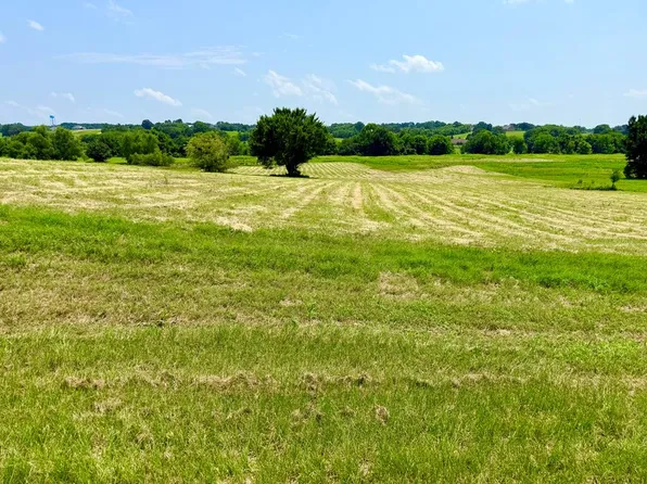 353 Grand View Dr, Athens, TX 75752