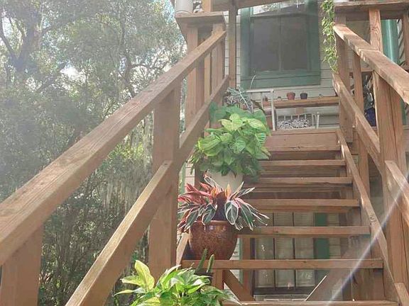 Upstairs Private Entrance