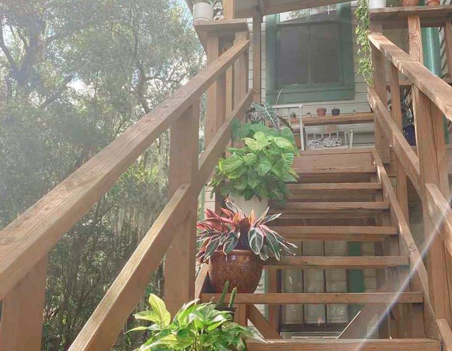 Upstairs Private Entrance