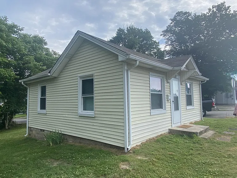200 Bridgeway Ave — Photo 1