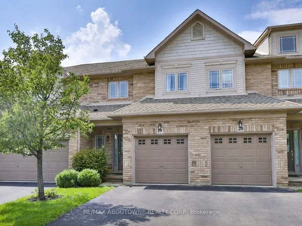 2169 Orchard Rd #19, Burlington, ON L7L 7J1