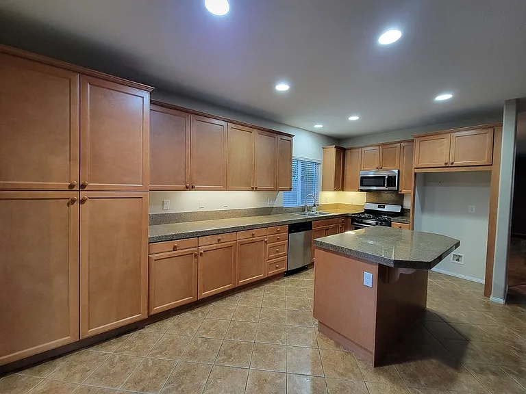 2274 Purple Finch Ct — Photo 36