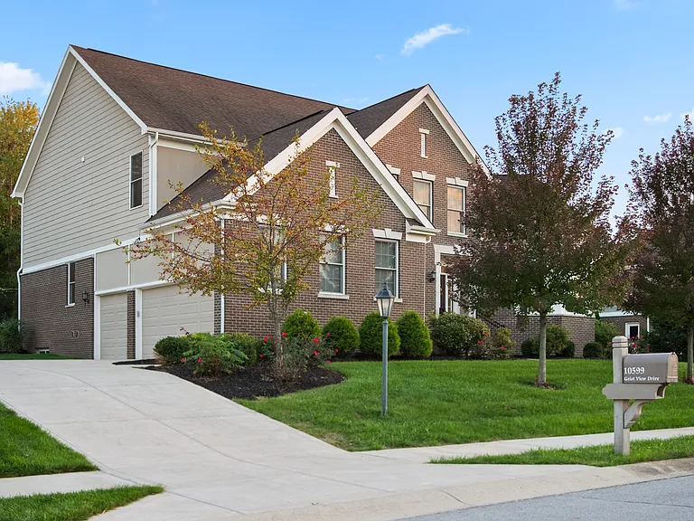 10599 Geist View Dr — Photo 53