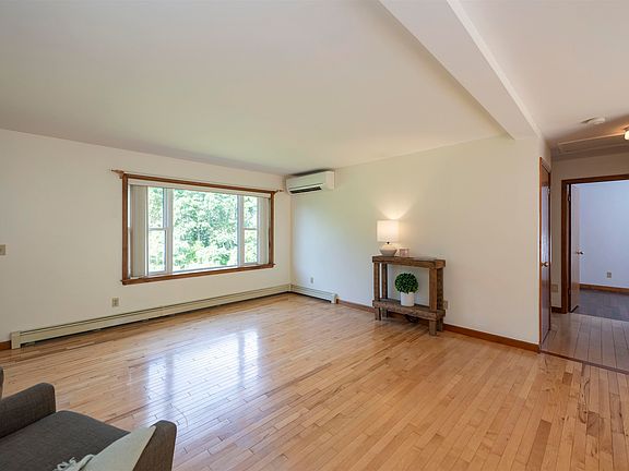 5th image of 100 Riverside Lane