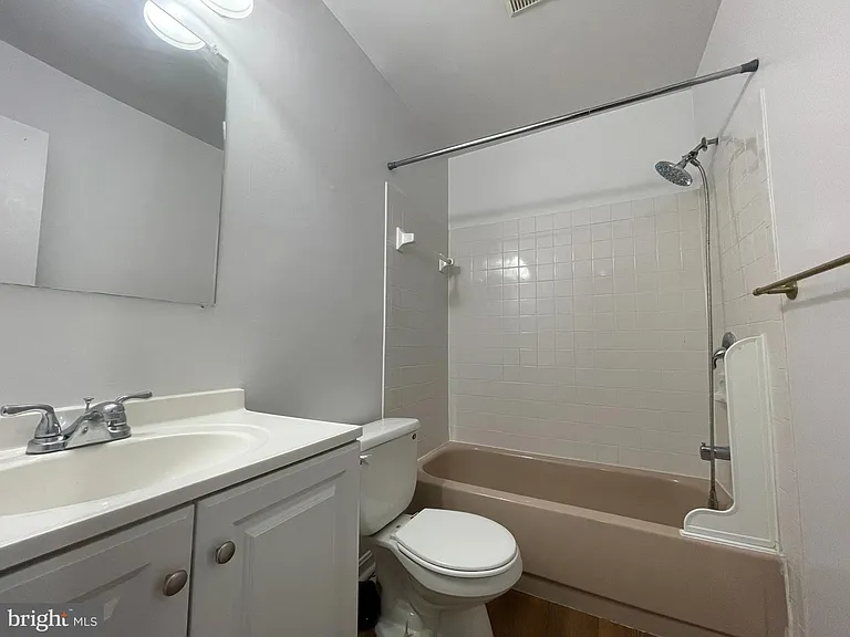 4570 Conwell Dr — Photo 10