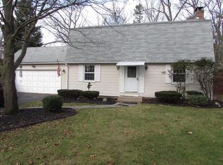 18 Barbara Ln, Longmeadow, MA 01106