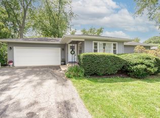 148 Maple Ln, New Lenox, IL 60451