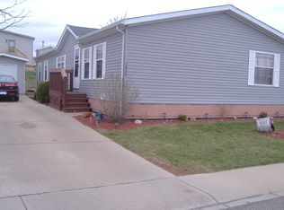 3494 Emerald Park Dr, Milford, MI 48380