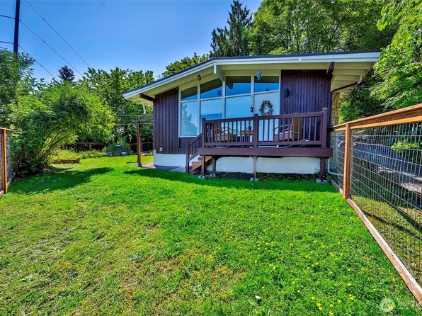 5700 212th Street SW, Mountlake Terrace, WA 98043