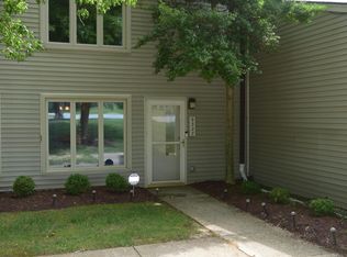 9327 Loch Lea Ln, Louisville, KY 40291