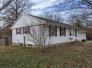 5200 Pine Ridge Dr, Godfrey, IL 62035