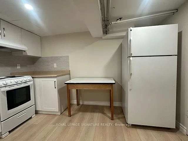 445 Donlands Ave #LOWER — Photo 12