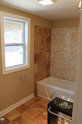5th image of 1303 E Elmwood Ave