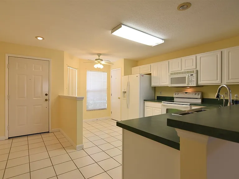 2203 Cypress Knee Loop — Photo 4