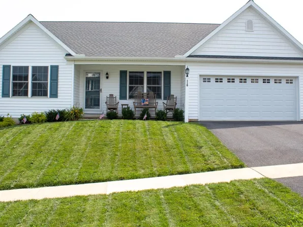 110 Creekside Dr, New Providence, PA 17560