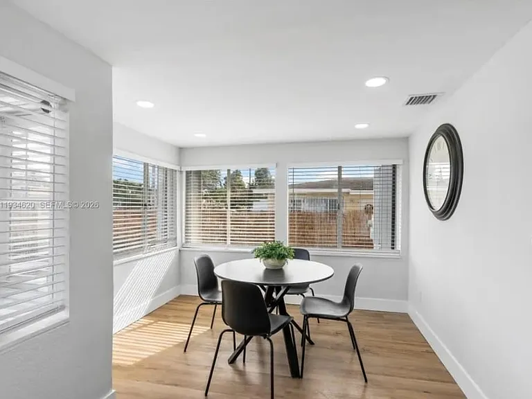 1048 NW 33rd Ave #3 — Photo 6