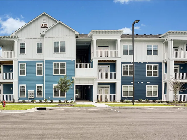 WELCOME HOME TO ARBORETUM WEST