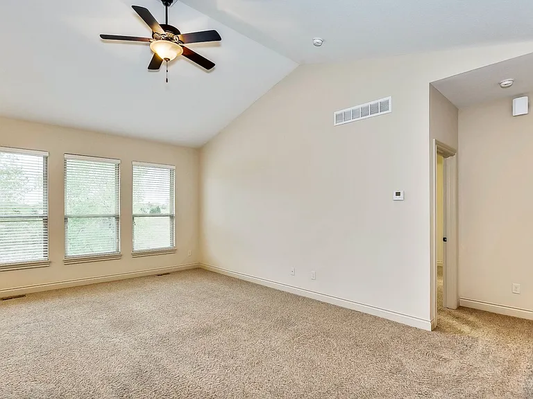 1608-1610 N Chapel Hill St — Photo 2