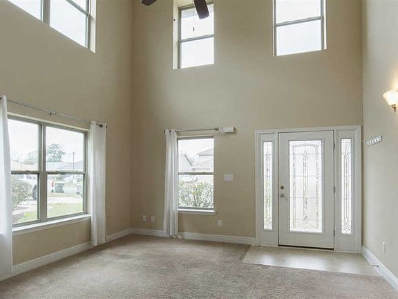 5th image of 8918 Hertford Cir