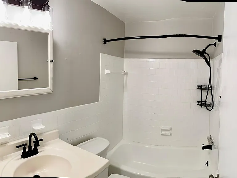 4555 Macarthur Blvd NW — Photo 9