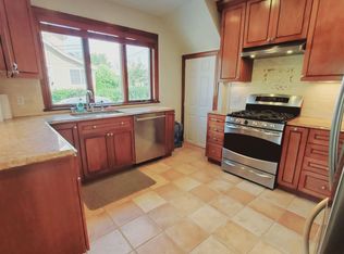 89 Center St, Stamford, CT 06906