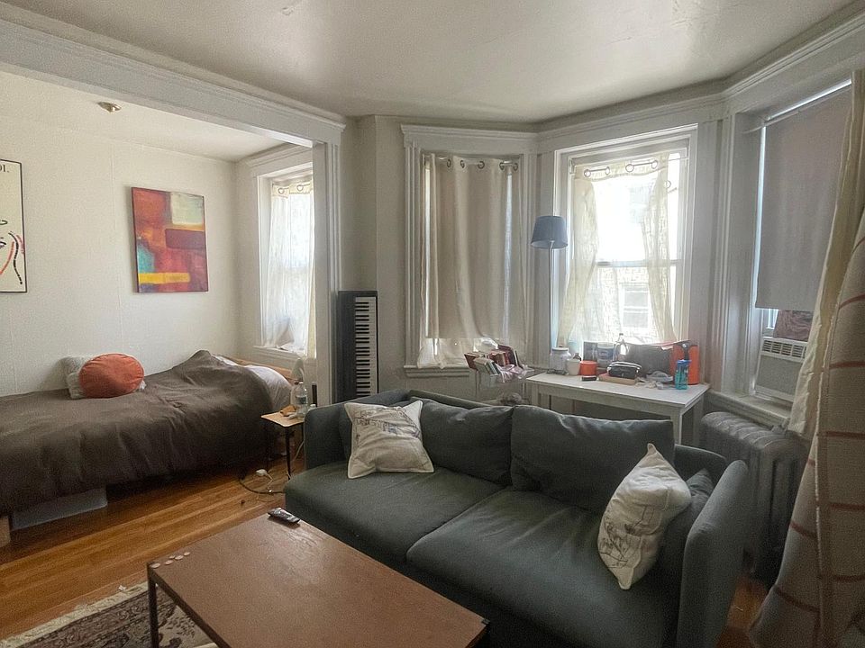 2nd image of 1102 Boylston St #47