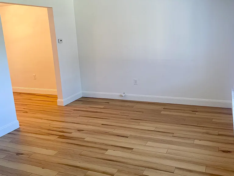 137 Orris St — Photo 6
