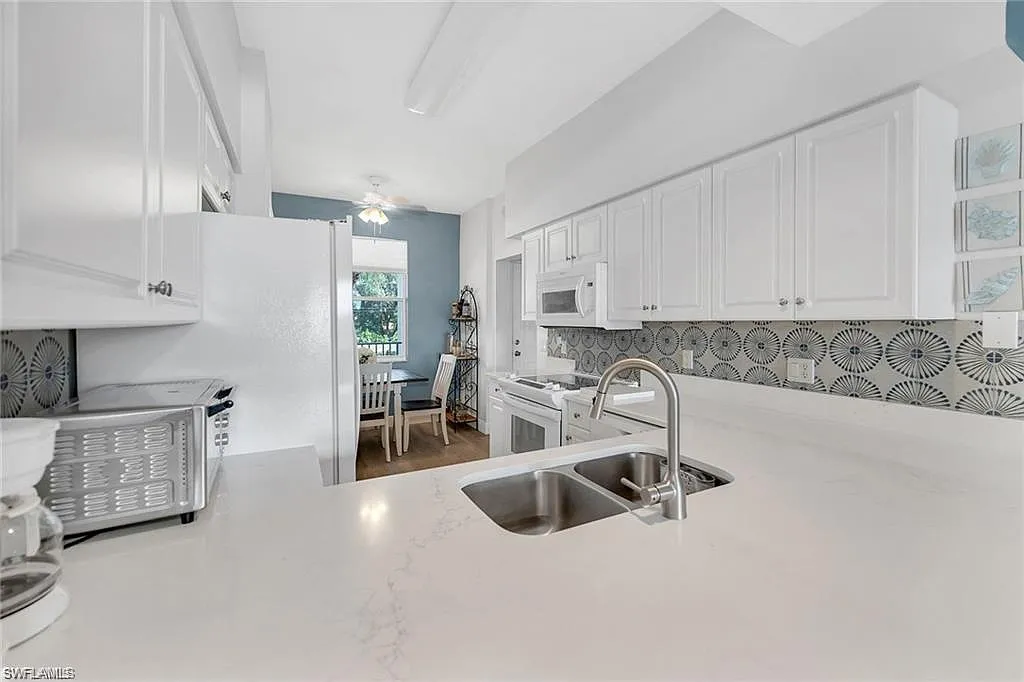 2 bed, 2.0 bath, 1194 sqft, $2,500 — Photo 2