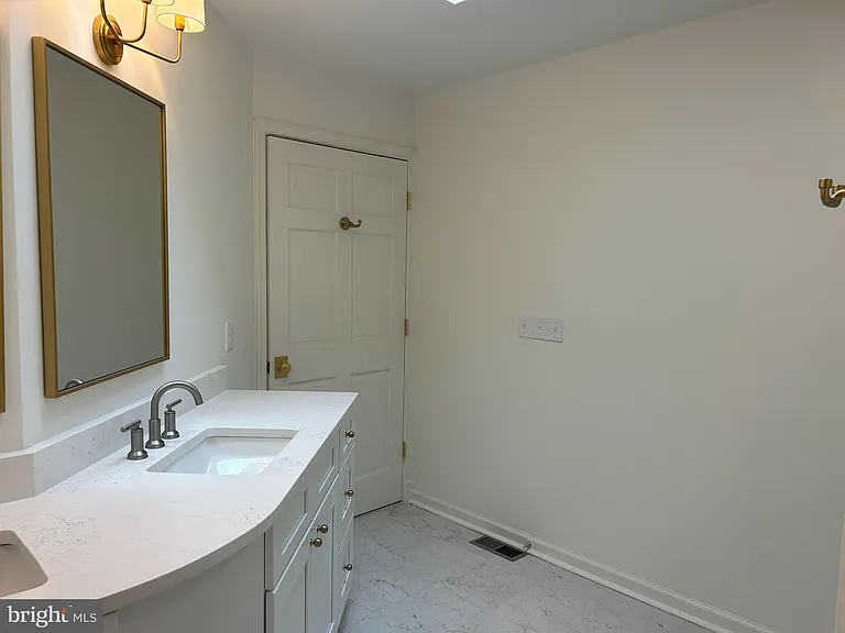 221 Spring Race Ct — Photo 17