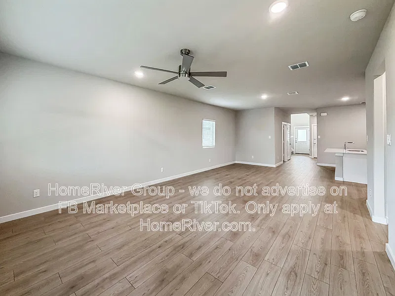 4 bed, 4.0 bath, 2537 sqft, $2,700 — Photo 4