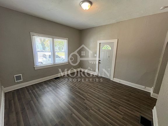 2nd image of 2009 George St #2