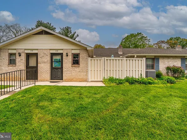 418 Valleybrook Dr, Lancaster, PA 17601