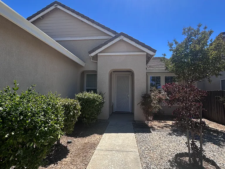 4724 Millner Way — Photo 1