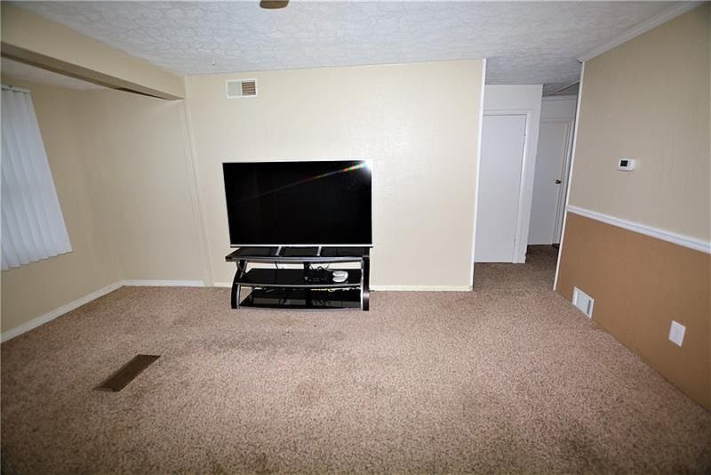 194 Browns Hill Rd, Valencia, PA 16059 Zillow